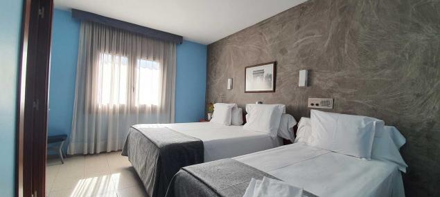 Triple quadruple room Hotel Les 7 Claus Andorra